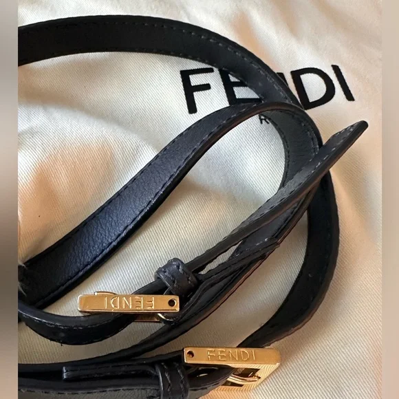 Fendi BAGUETTE LEATHER HANDBAG - Picture 7 of 16